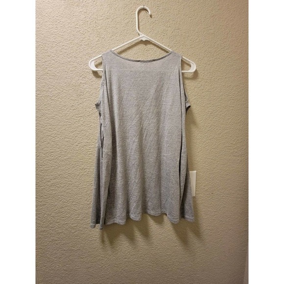 Bear Dance Long Sleeve Colt Shoulder Top Gray Size Medium - Picture 7 of 7